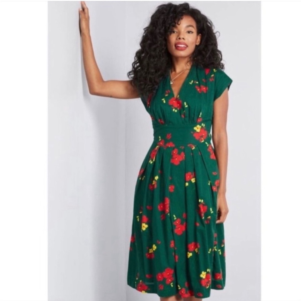 Emily and Fin Modcloth A-Line Green Floral Midi Dress Size M Retro 50s